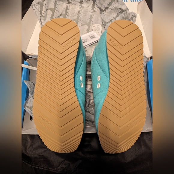 BNIB Native Shoes Cornell sneaker, glass green, M size 10/W size 12 - Picture 3 of 6